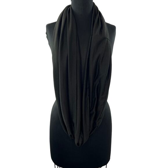 BEYOND YOGA Black Polyester Blend Pocket Infinity Scarf Cozy Stylish Accessory - Picture 2 of 5
